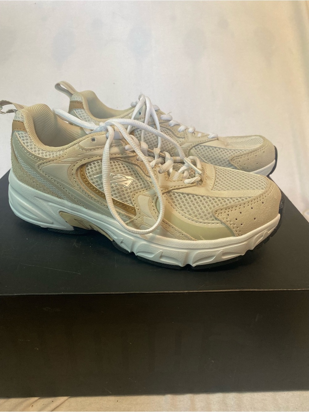 Avia 5000 Performance Cream Tan Mesh Leather Sneaker Sz 6.5